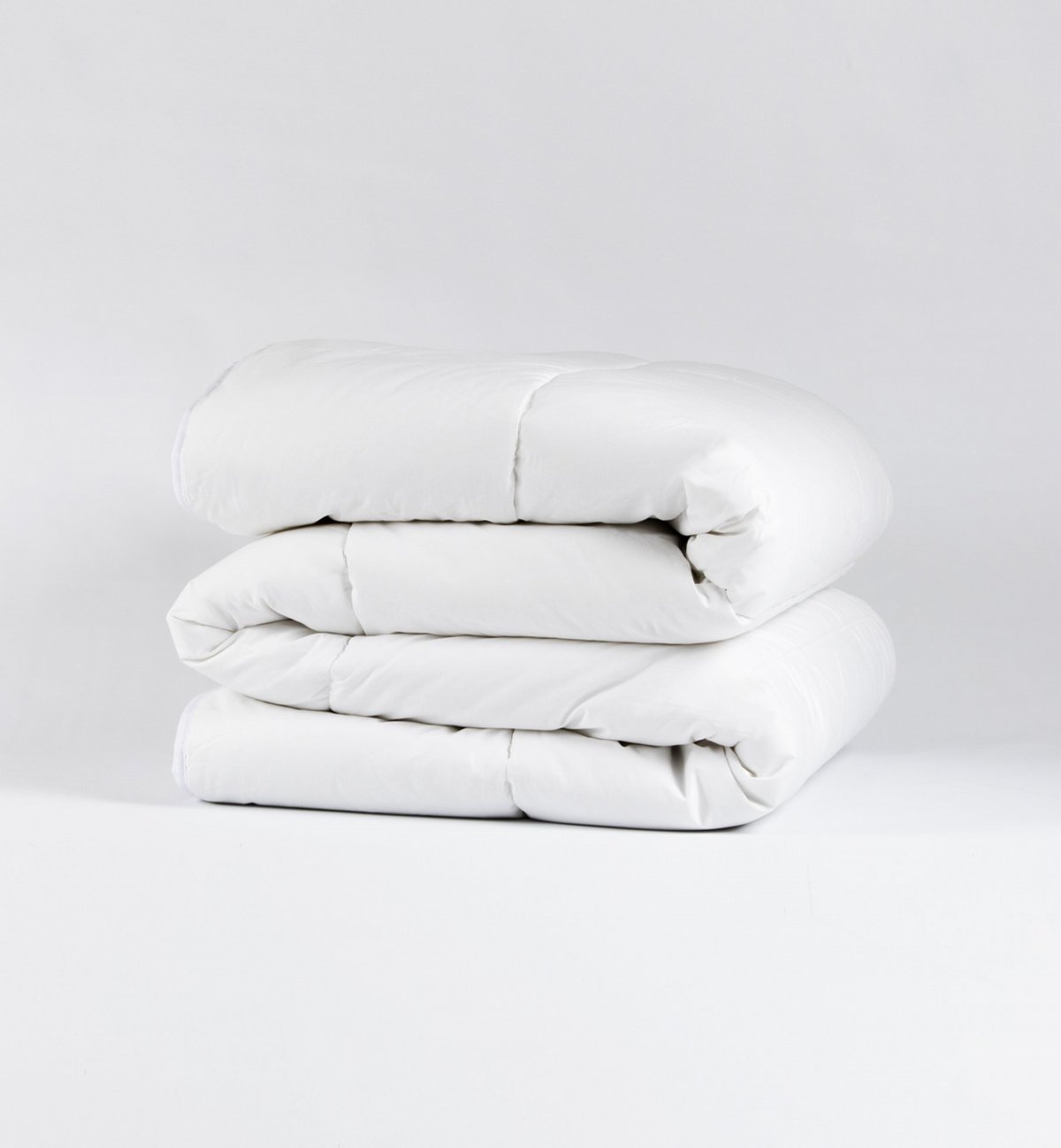 Pack couette 120x150 garnissage 100% polyester 200 g/m2 et