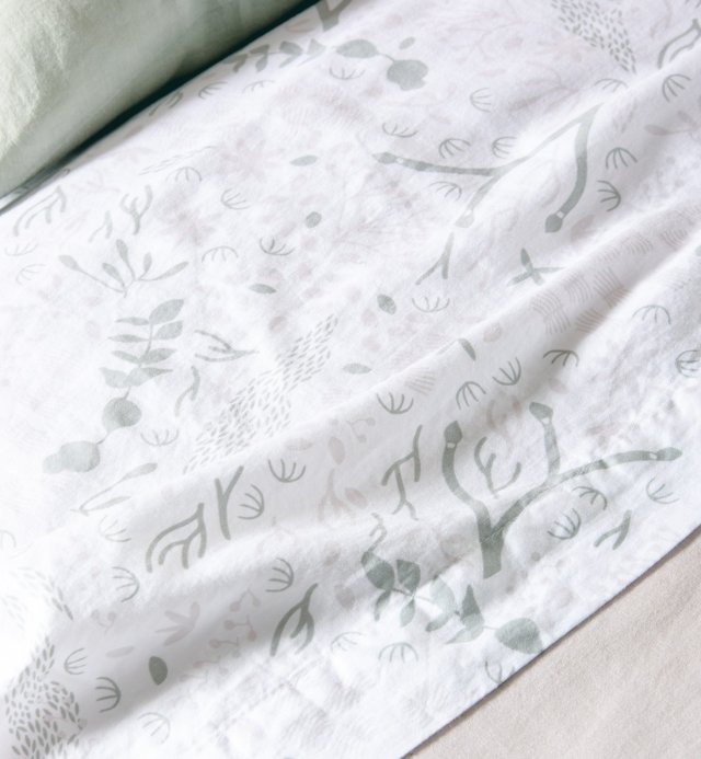 Yukari patterned white baby sheet - Organic cotton - 120x180 cm