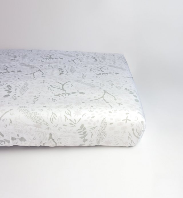 Drap housse lit bébé motifs Yukari douceur en Coton Bio 60x120cm et 70x140cm