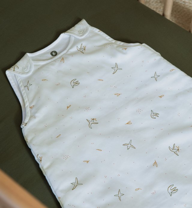 An ideal birth gift for baby's first nights in soft, organic cotton