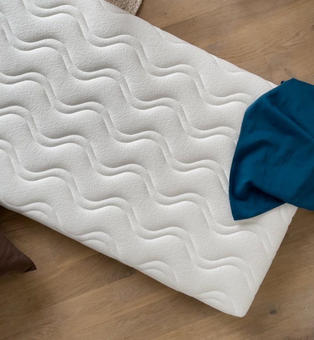 Reismatras 60x120cm COCOLEGEND® gerold voor baby, een natuurlijke nomadenmatras