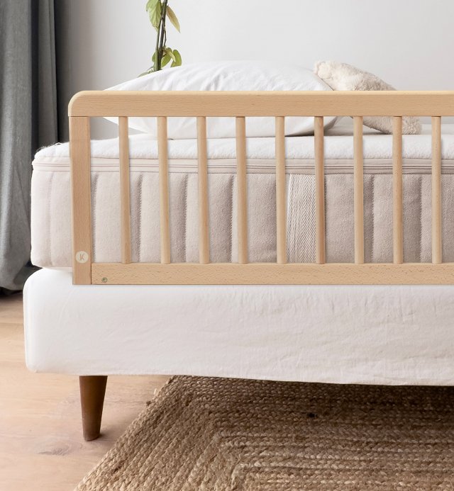 Matelas enfant taille au choix et barrière anti-chute de lit en bois massif