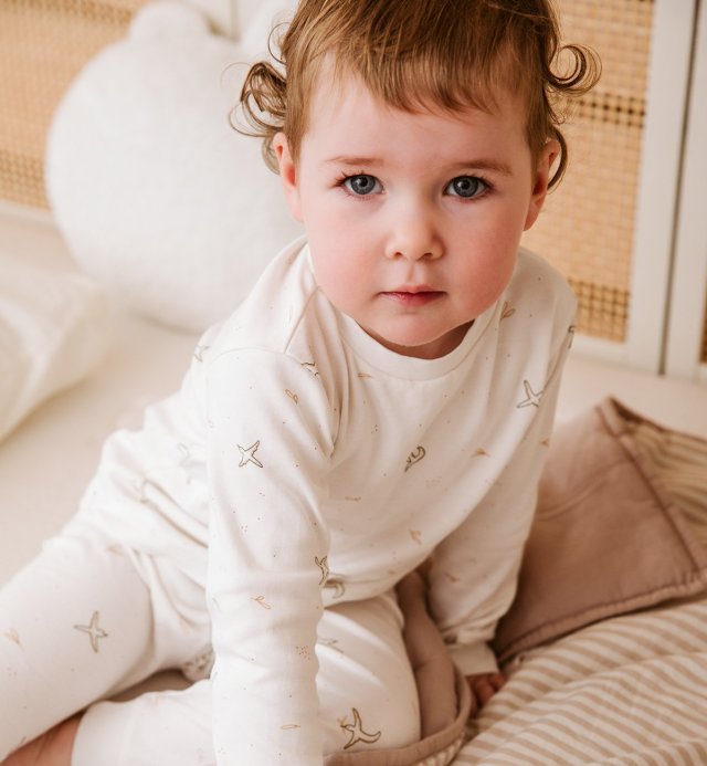 100% GOTS-certified organic cotton 2-piece footless pyjamas for children aged 18 months to 5 years