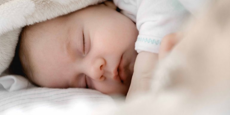 Cuándo está listo el bebé para dormir en la cama?