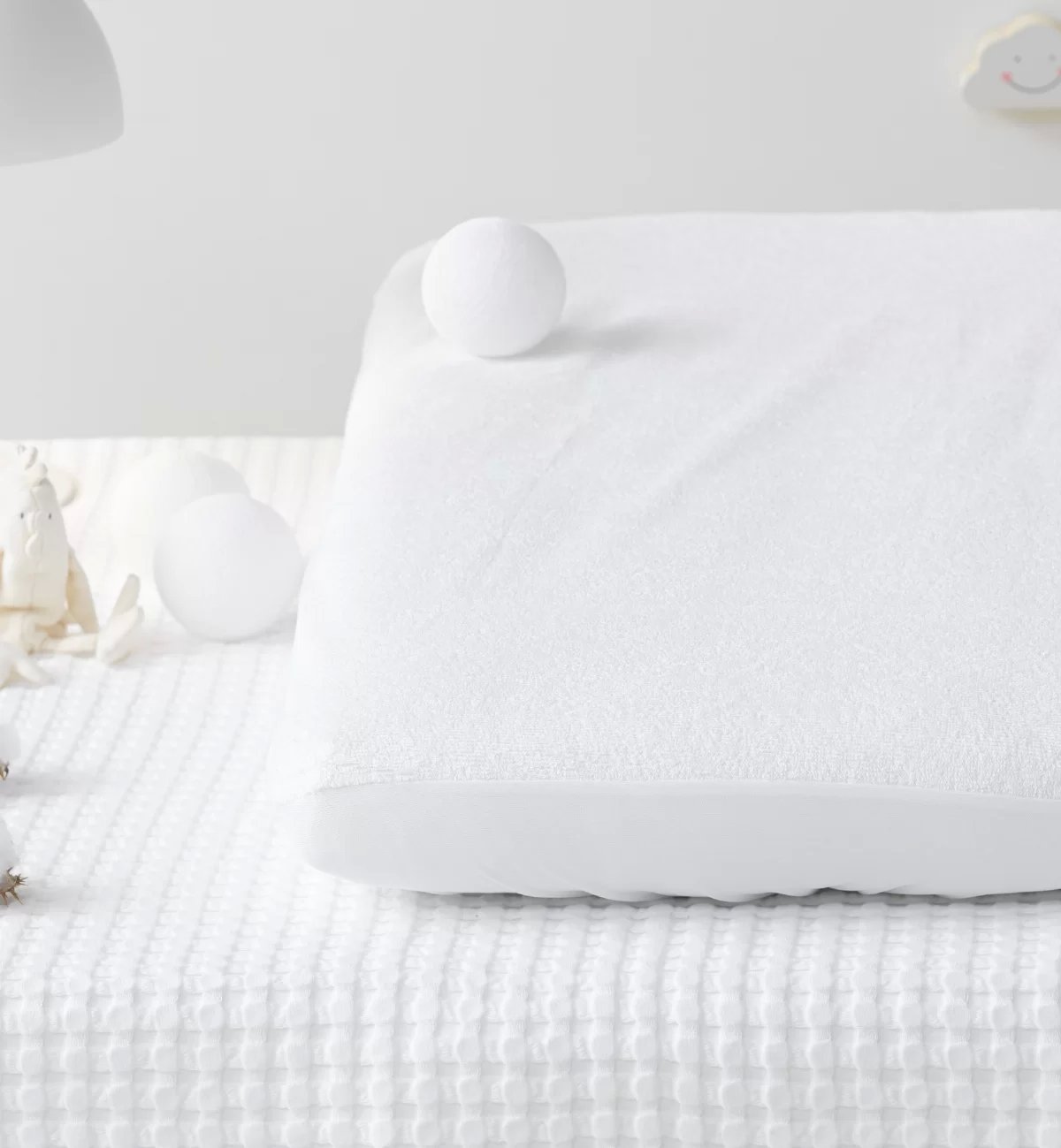How do I clean my child's mattress after bedwetting? Kadolis